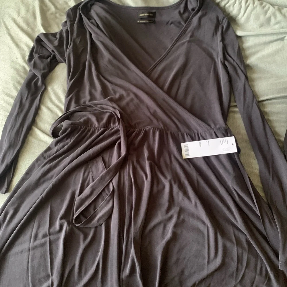 URBAN OUTFITTERS CUPRO WRAP ROMPER NWT - Picture 4 of 7